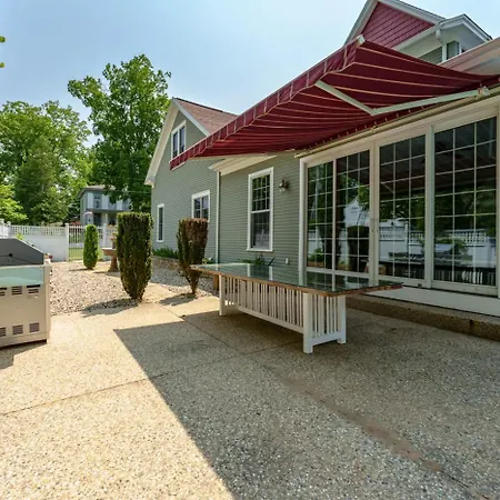 Goshorn House & Studio - Large Pool - Within Walking Distance To Downtown Douglas